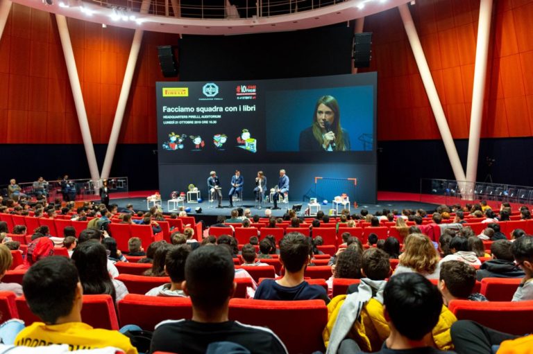 “FARE SQUADRA CON LIBRI”, DA FONDAZIONE PIRELLI 300 TESTI