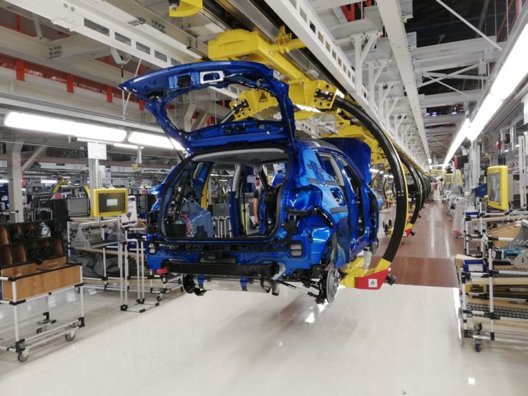 DA MELFI LE JEEP IBRIDE PER TUTTO IL MONDO
