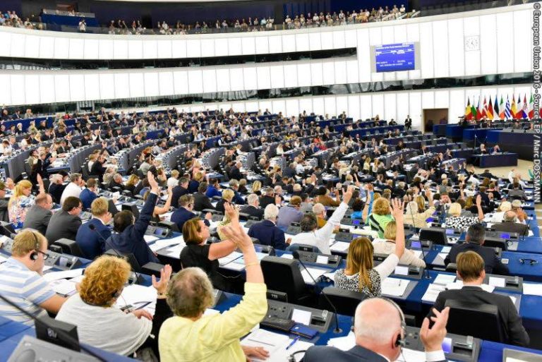 L’EUROPARLAMENTO “CHIUDE I PORTI” ALLE ONG