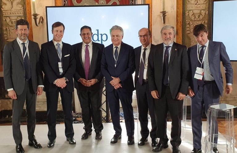 CDP APRE SEDE A GENOVA E FIRMA PATTO INFRASTRUTTURE