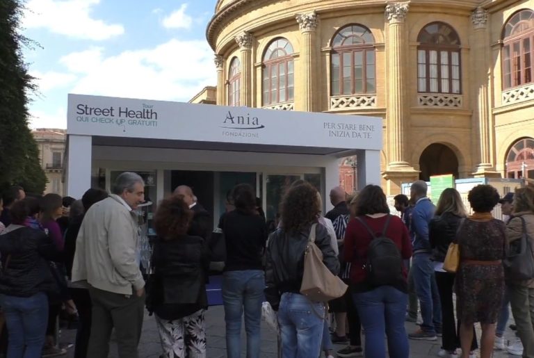 CHECK UP MEDICI GRATUITI IN PIAZZA CON ANIA