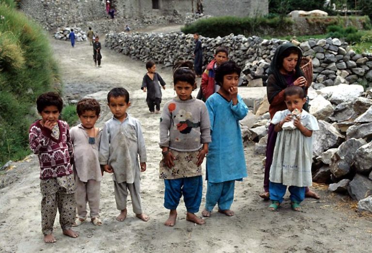 GIOVANI, IN 10 ANNI TRIPLICATI MINORI POVERI