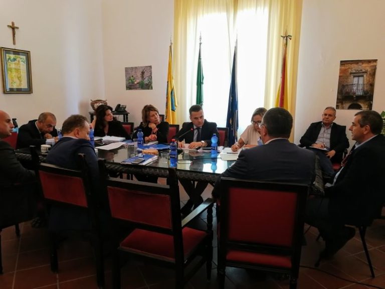 UN ORDINE DEL GIORNO CONTRO I RIFIUTI IN MARE