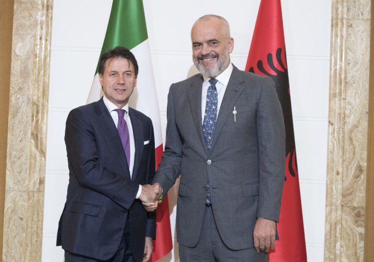 ALBANIA “NEGOZIATO CON L’UE È NOSTRO DIRITTO”