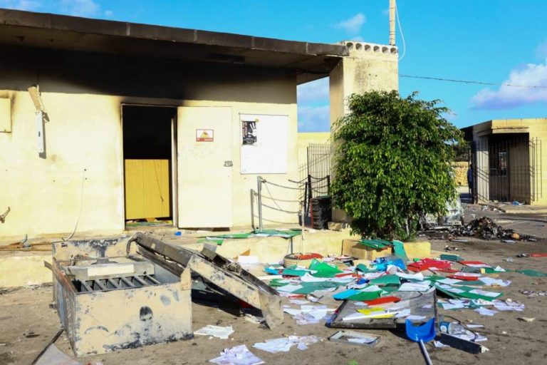 MALTA, DISORDINI NEI CENTRI PER MIGRANTI