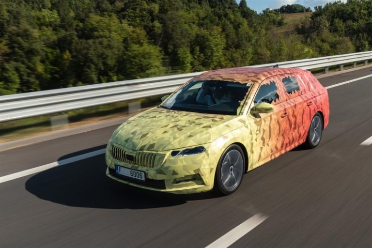 SKODA PRONTA A TOGLIERE IL VELO ALLA NUOVA OCTAVIA
