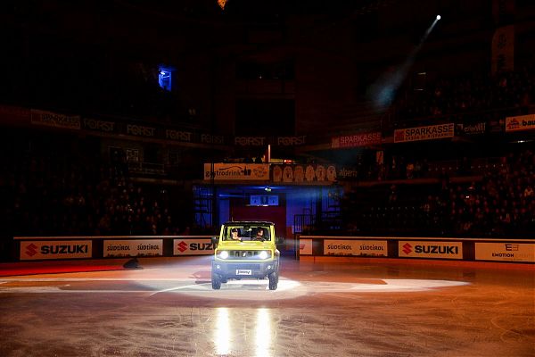 SUZUKI OFFICIAL CAR DI OPERA ON ICE 2019