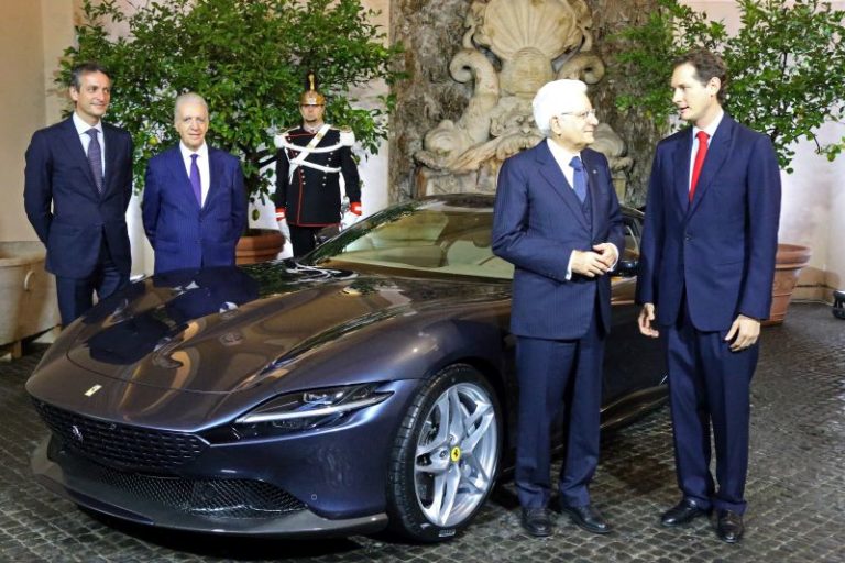PRESENTATA A MATTARELLA LA NUOVA FERRARI ROMA