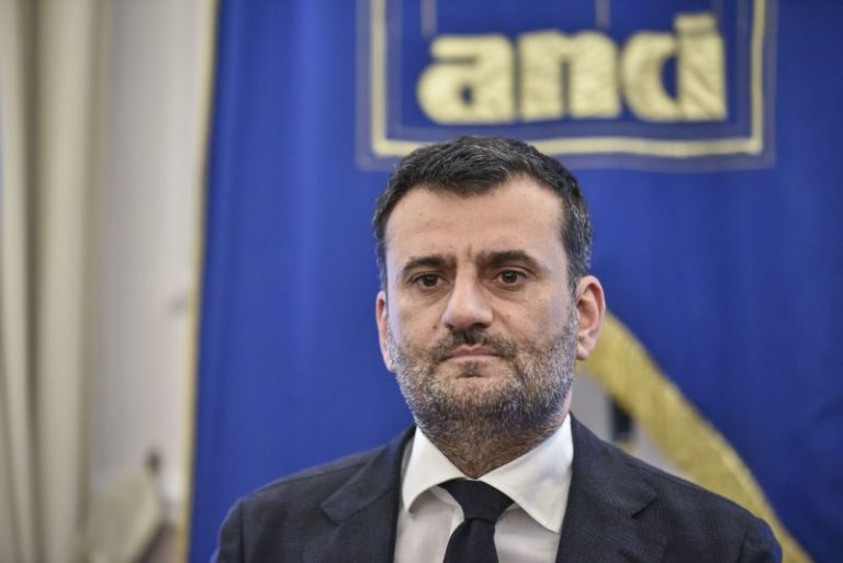 DECARO CONFERMATO PRESIDENTE DELL’ANCI