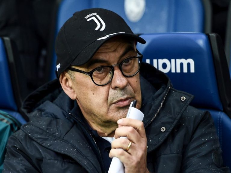SARRI SNOBBA LE CRITICHE “VADO PER LA MIA STRADA”