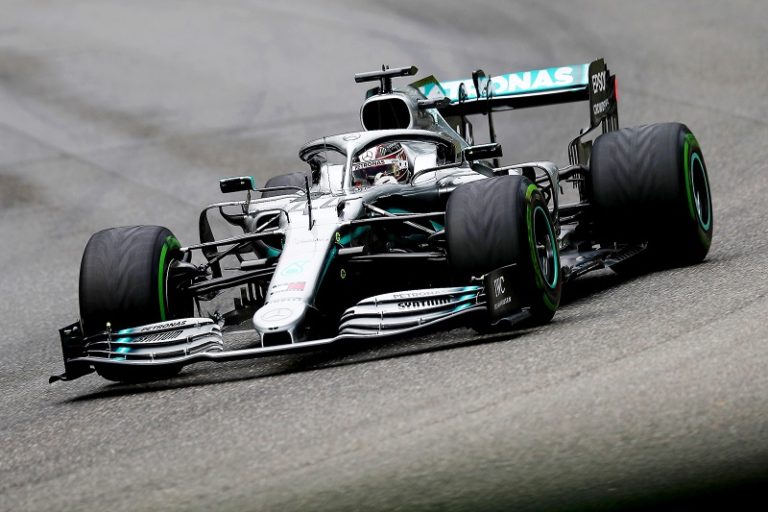 POLE POSITION PER HAMILTON AD ABU DHABI, FERRARI IN SECONDA FILA