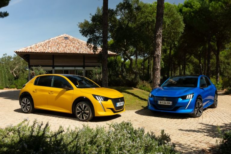 NUOVA 208 FINALISTA DEL PREMIO CAR OF THE YEAR 2020