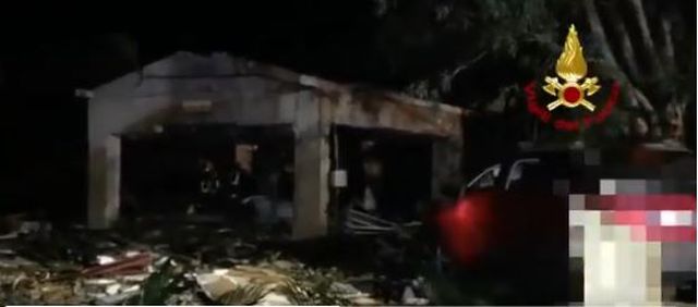 ESPLODE UN DEPOSITO DI FUOCHI D’ARTIFICIO, CINQUE MORTI