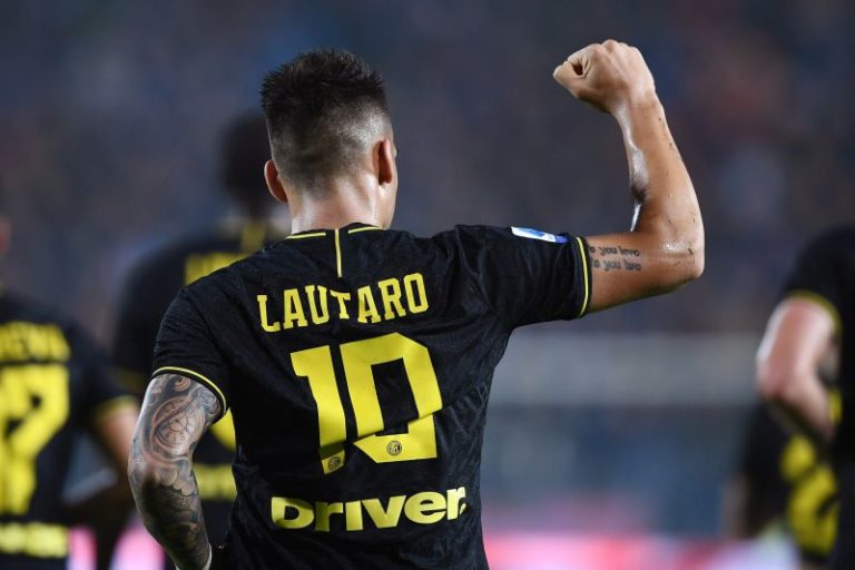 LAUTARO BIS E LUKAKU, L’INTER VINCE E RESTA IN CORSA