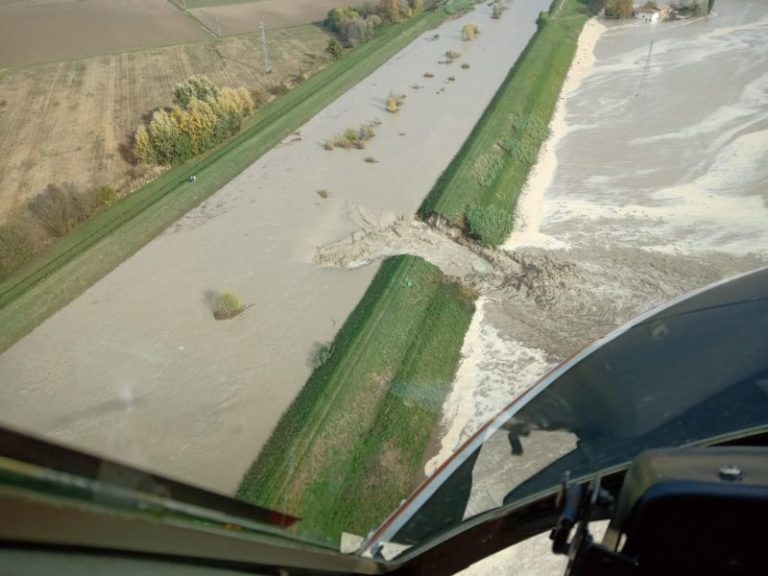 MALTEMPO DA NORD AL SUD, ALLERTA PER PIENA ARNO