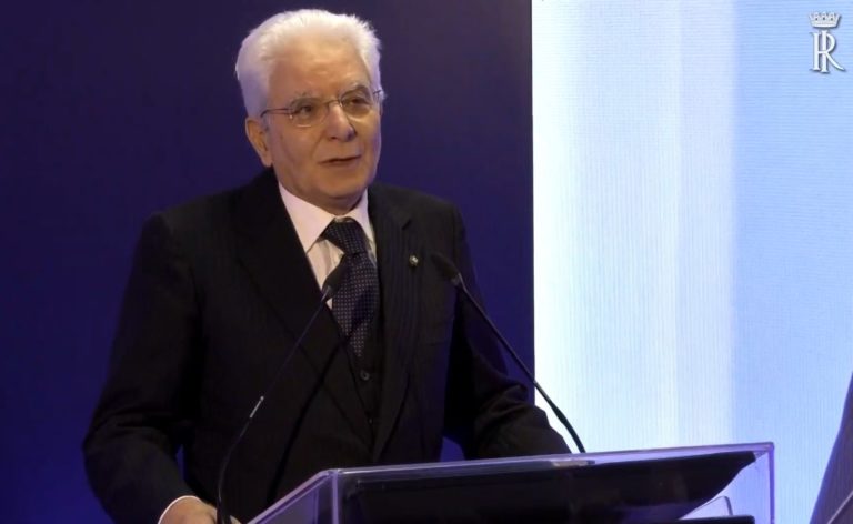 MATTARELLA “VIGILI DEL FUOCO E SANITÀ ESEMPI SOLIDARIETÀ”