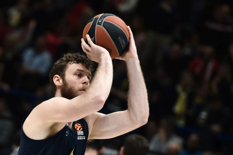 MELLI OUT E PELICANS PERDONO, 1° KO PHILADELPHIA