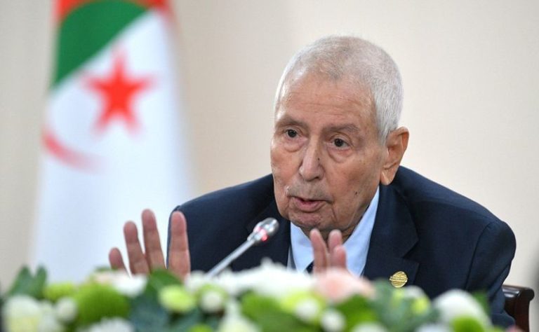 ALGERIA, 22 CANDIDATI PER PRESIDENZIALI 12 DICEMBRE