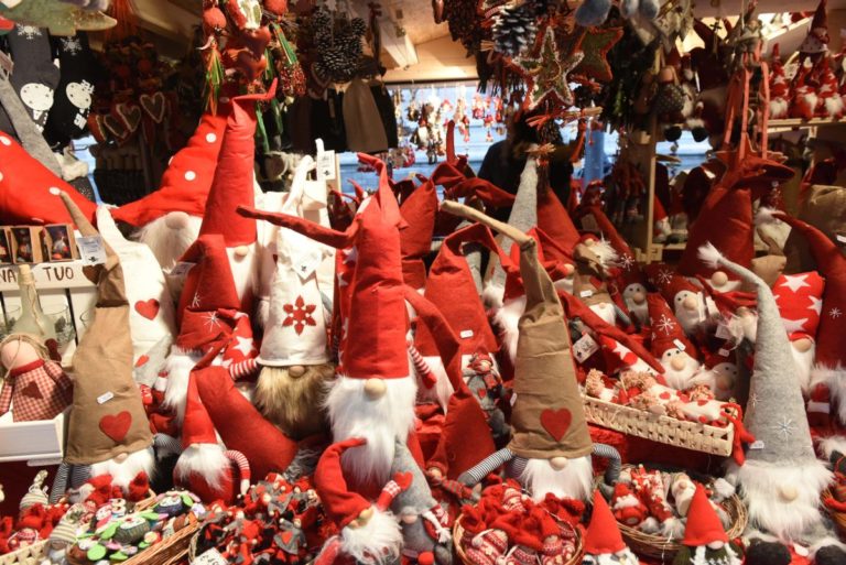 Confimprese, in calo il budget per lo shopping natalizio