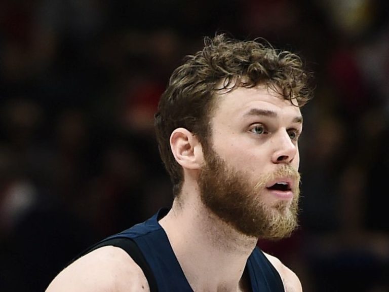 NEW ORLEANS CEDE AI LAKERS, MELLI SOLO IN PANCHINA