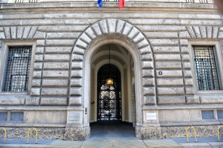 INTESA SANPAOLO PRIMA BANCA STRANIERA IN CINA PER WEALTH MANAGEMENT