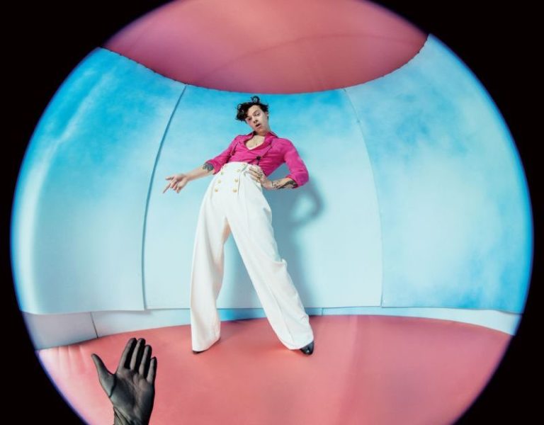 HARRY STYLES TORNA CON IL NUOVO ALBUM “FINE LINE”