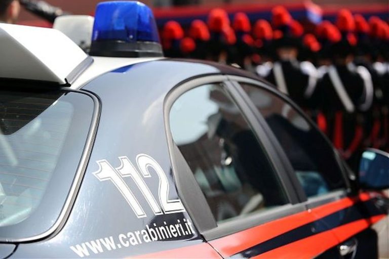 PIAZZÒ ORDIGNO DAVANTI UFFICIO POSTALE DI GENOVA, ARRESTATO ANARCHICO
