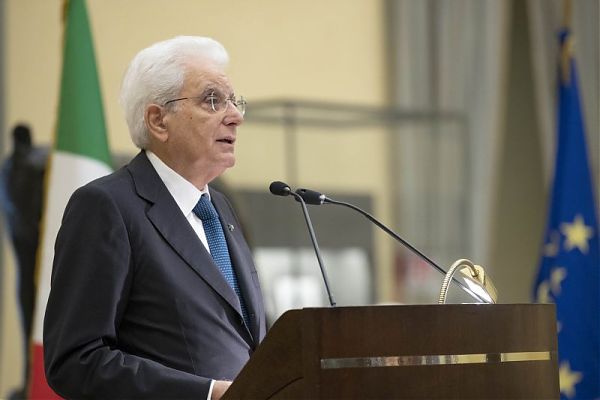 MATTARELLA “SERVE PIÙ DIALOGO TRA I PARTITI”