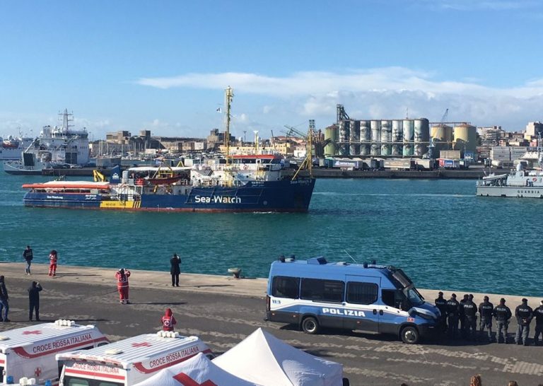LA SEA WATCH VINCE L’APPELLO, “TORNIAMO IN MARE”