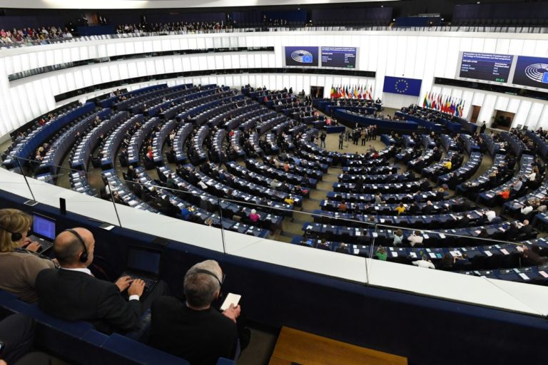 IL PARLAMENTO EUROPEO SOSPENDE I NEGOZIATI SUL BILANCIO