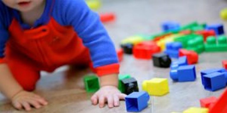 MALTRATTAVANO BIMBI DELL’ASILO, DUE MAESTRE SOSPESE PER 8 MESI IN FRIULI