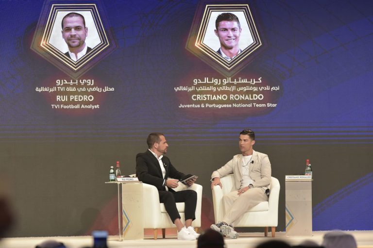 A DUBAI SI STUDIA IL FOOTBALL DEL FUTURO