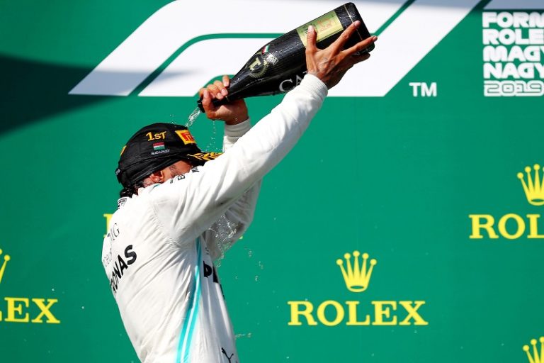 HAMILTON TRIONFA AD ABU DHABI, LECLERC TERZO