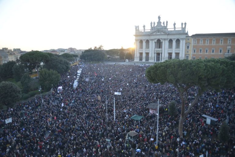 LE SARDINE “NON FAREMO UN PARTITO”
