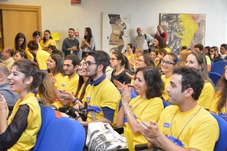 L’“ONDA GIALLA” DEI VOLONTARI EUROPEI A MESSINA