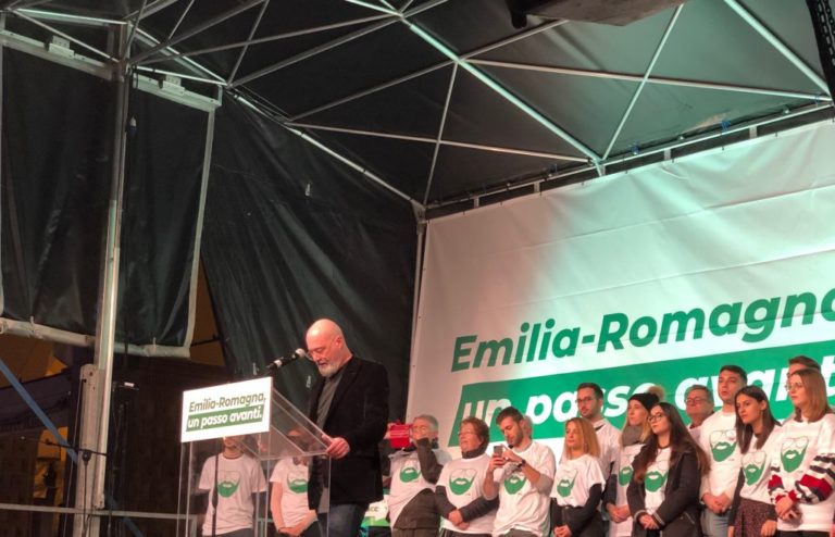 IN 10 MILA IN PIAZZA A BOLOGNA PER BONACCINI