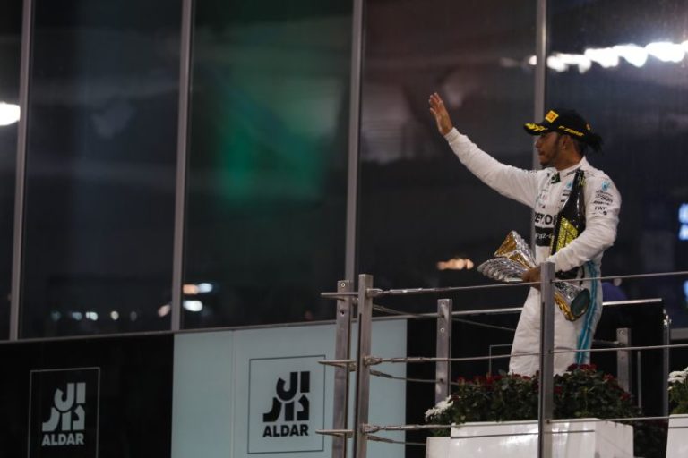 ISOLA “PNEUMATICI OK, BRAVI HAMILTON E MERCEDES”