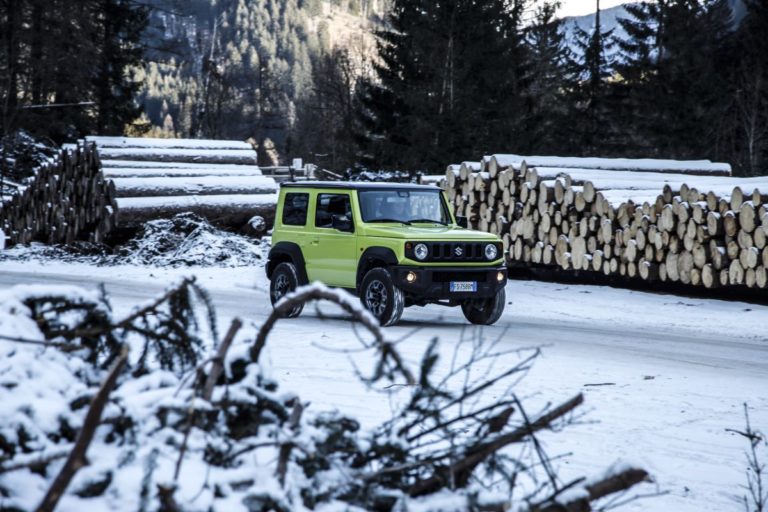 AL VIA IL SUZUKI 4X4 HYBRID VERTICAL WINTER TOUR 2020