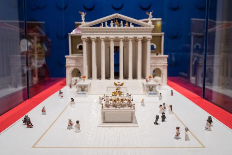 MOSTRE, A ROMA ARRIVA “I LOVE LEGO”