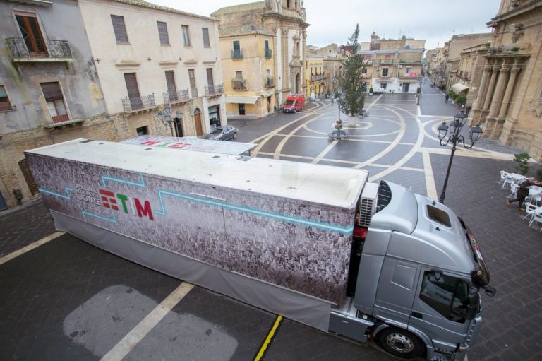 FA TAPPA A NISCEMI LA SCUOLA DIGITALE DI TIM