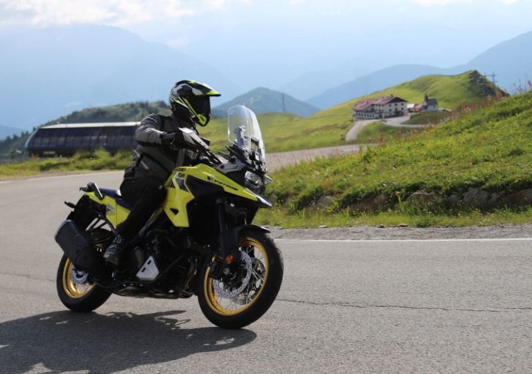 DA FEBBRAIO IN SELLA ALLA NUOVA SUZUKI V-STROM 1050