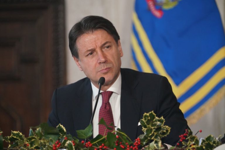 Conte “Inevitabile allungare il blocco totale”