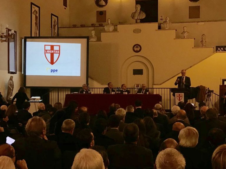 LO SCUDO CROCIATO TORNA UNITO MA NON SI CHIAMERÀ DC