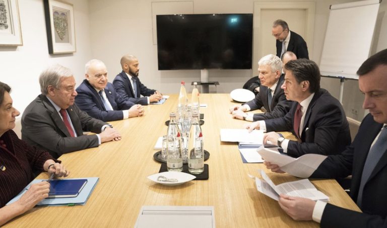 LIBIA, A BERLINO SÌ A CESSATE IL FUOCO ED EMBARGO ARMI