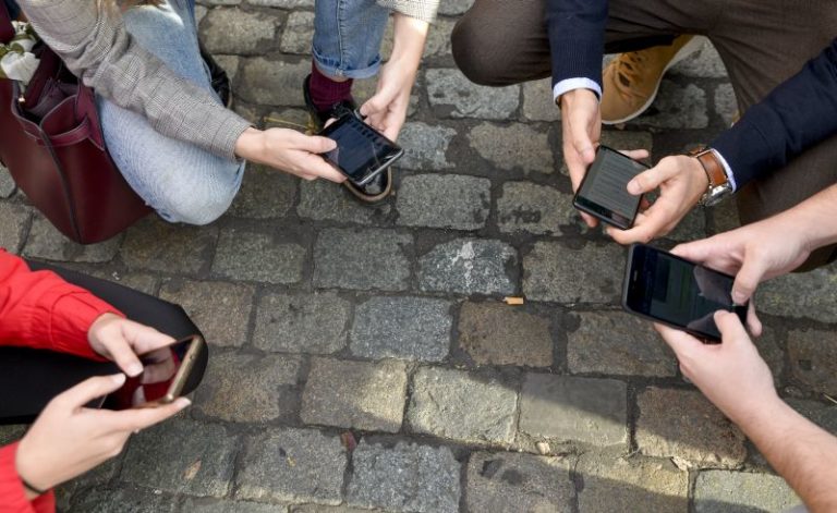 Smartphone, come difendersi dagli attacchi informatici