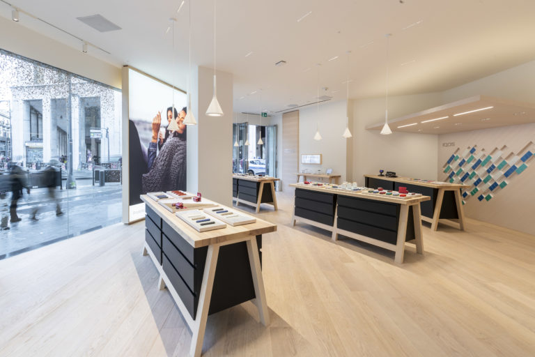PHILIP MORRIS, A PALERMO UN CONCEPT STORE IQOS
