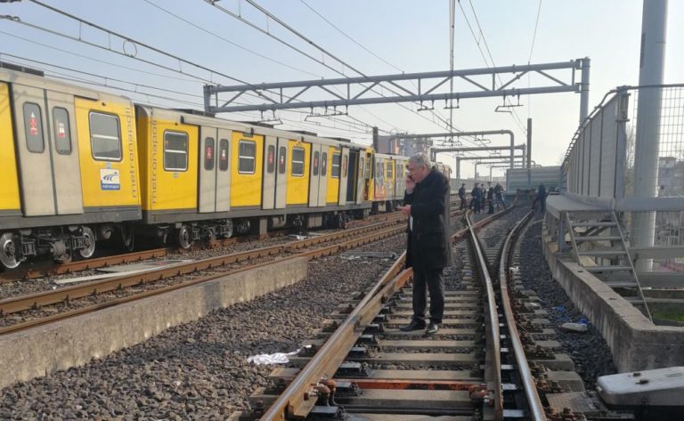 SCONTRO FRA CONVOGLI DELLA METRO A NAPOLI, 17 FERITI