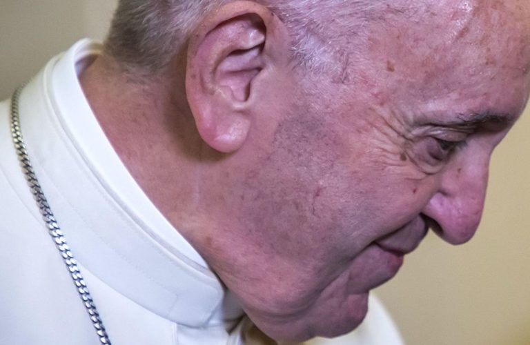 Covid, Papa Francesco: “Rinnovo l’appello al cessate il fuoco globale”