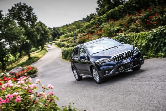 s-cross-hybrid-azioni-4-