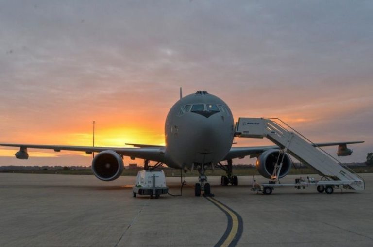 CORONAVIRUS, ATTERRATO AEREO CON ITALIANI DA WUHAN